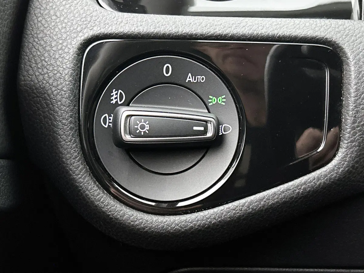 1.4 TSI ACT Connected Series | Achteruitrijcamera | Parkeersensoren | Stoelverwarming | Trekhaak |