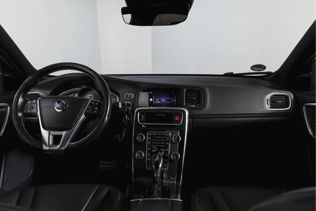2.0 T4 190 PK Business Sport - Automaat Org. NL. | S/K-Dak | Adapt. Cruise | Stoelverw. | Afn. Trekhaak | PDC | Camera | NAV | ECC | LM 18" |
