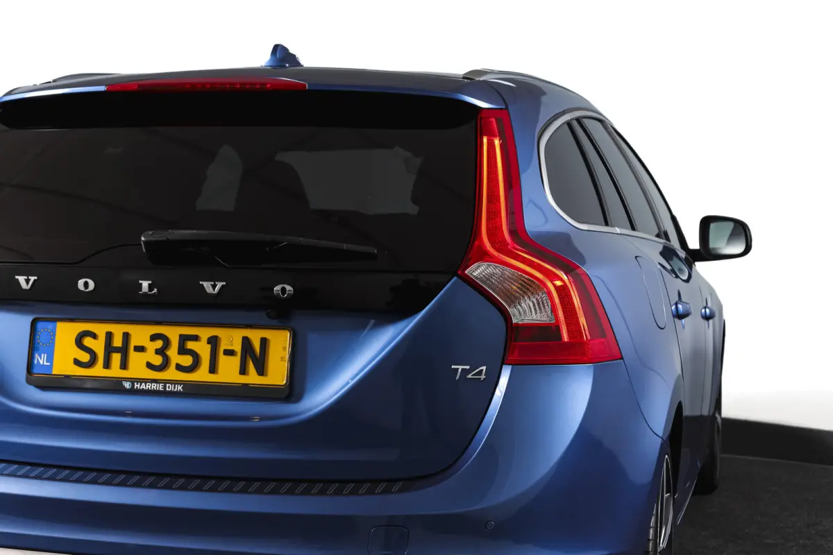2.0 T4 190 PK Business Sport - Automaat Org. NL. | S/K-Dak | Adapt. Cruise | Stoelverw. | Afn. Trekhaak | PDC | Camera | NAV | ECC | LM 18" |