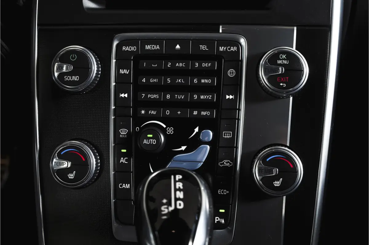 2.0 T4 190 PK Business Sport - Automaat Org. NL. | S/K-Dak | Adapt. Cruise | Stoelverw. | Afn. Trekhaak | PDC | Camera | NAV | ECC | LM 18" |