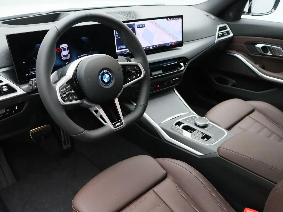 330e M Sport Edition | M Sportpakket Pro | 	Innovation Pack | Comfort Pack | SoH 100% | Stuurwielrand verwarmd | Trekhaak | Driving Assistant | Active Cruise Control | Harman Kardon | 19''