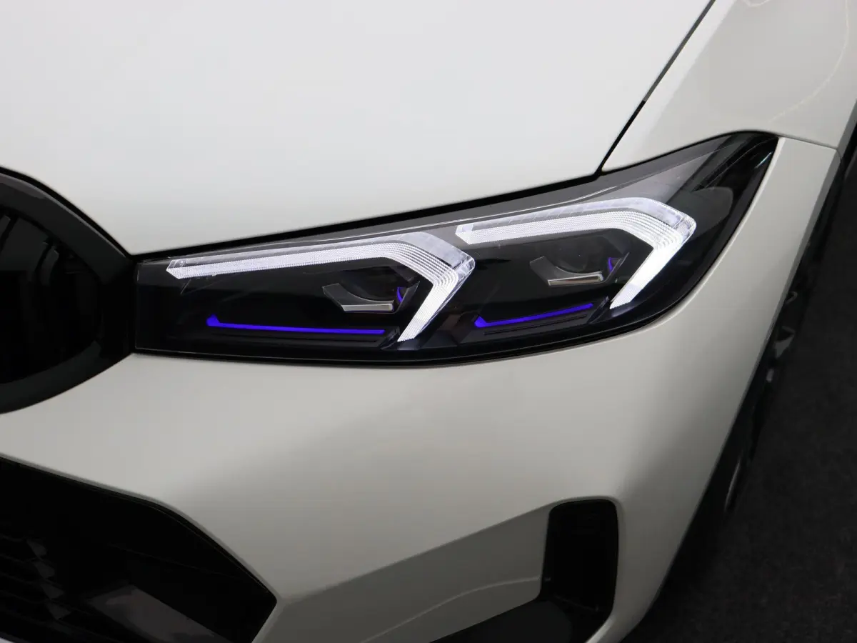 330e M Sport Edition | M Sportpakket Pro | 	Innovation Pack | Comfort Pack | Stuurwielrand verwarmd | Trekhaak | Driving Assistant | Active Cruise Control | Harman Kardon | 19''