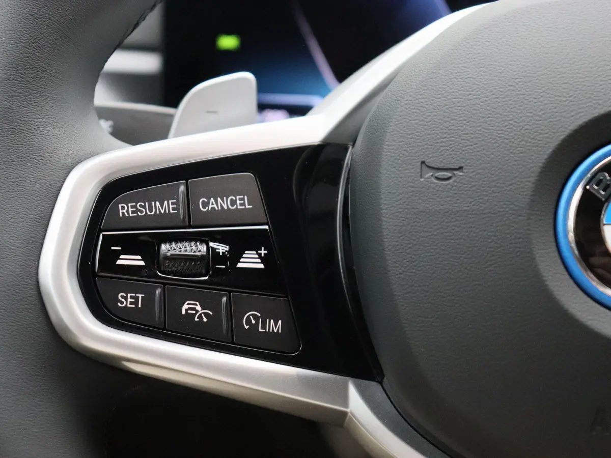 330e M Sport Edition | M Sportpakket Pro | 	Innovation Pack | Comfort Pack | SoH 100% | Stuurwielrand verwarmd | Trekhaak | Driving Assistant | Active Cruise Control | Harman Kardon | 19''