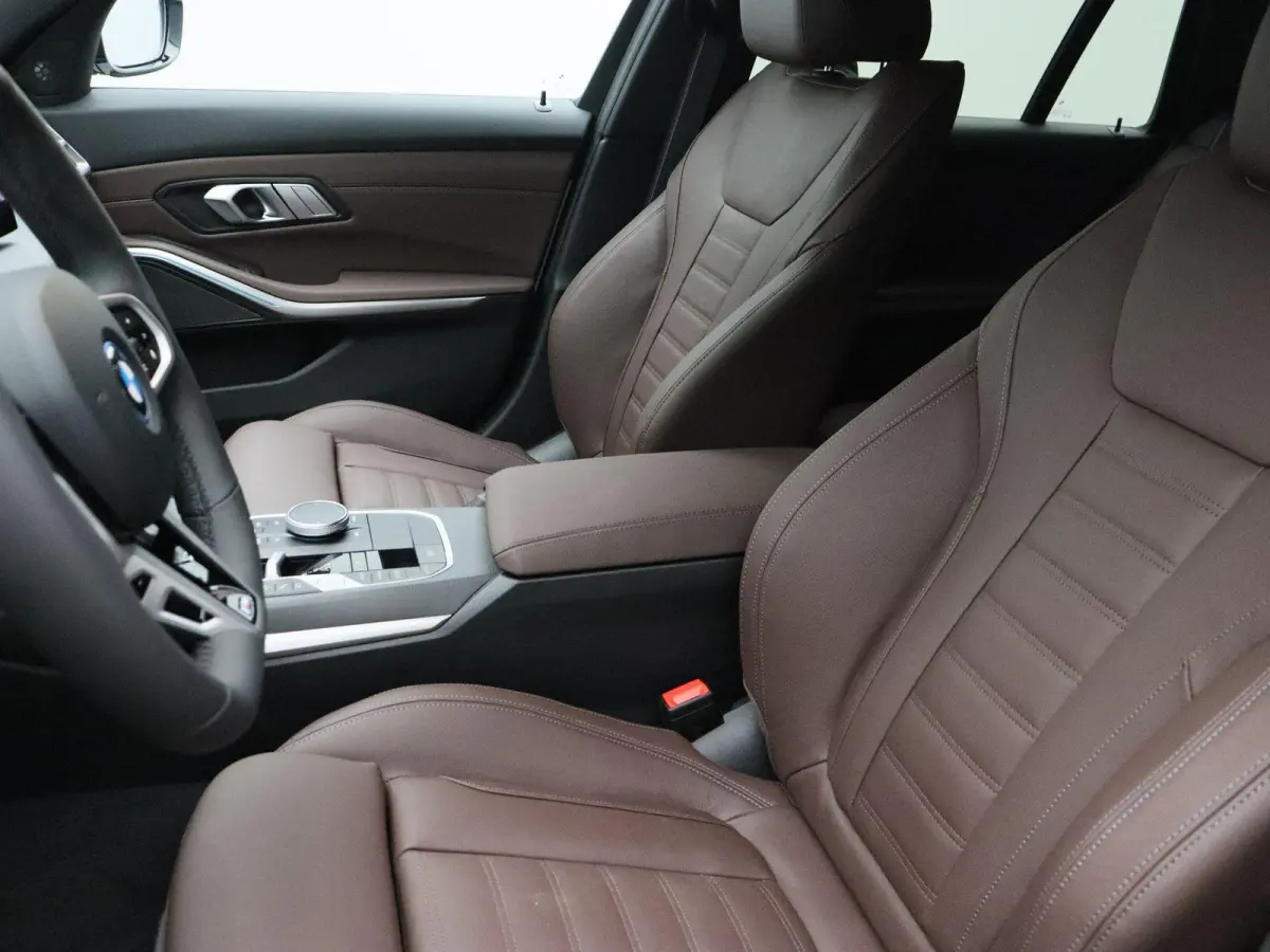 330e M Sport Edition | M Sportpakket Pro | 	Innovation Pack | Comfort Pack | SoH 100% | Stuurwielrand verwarmd | Trekhaak | Driving Assistant | Active Cruise Control | Harman Kardon | 19''