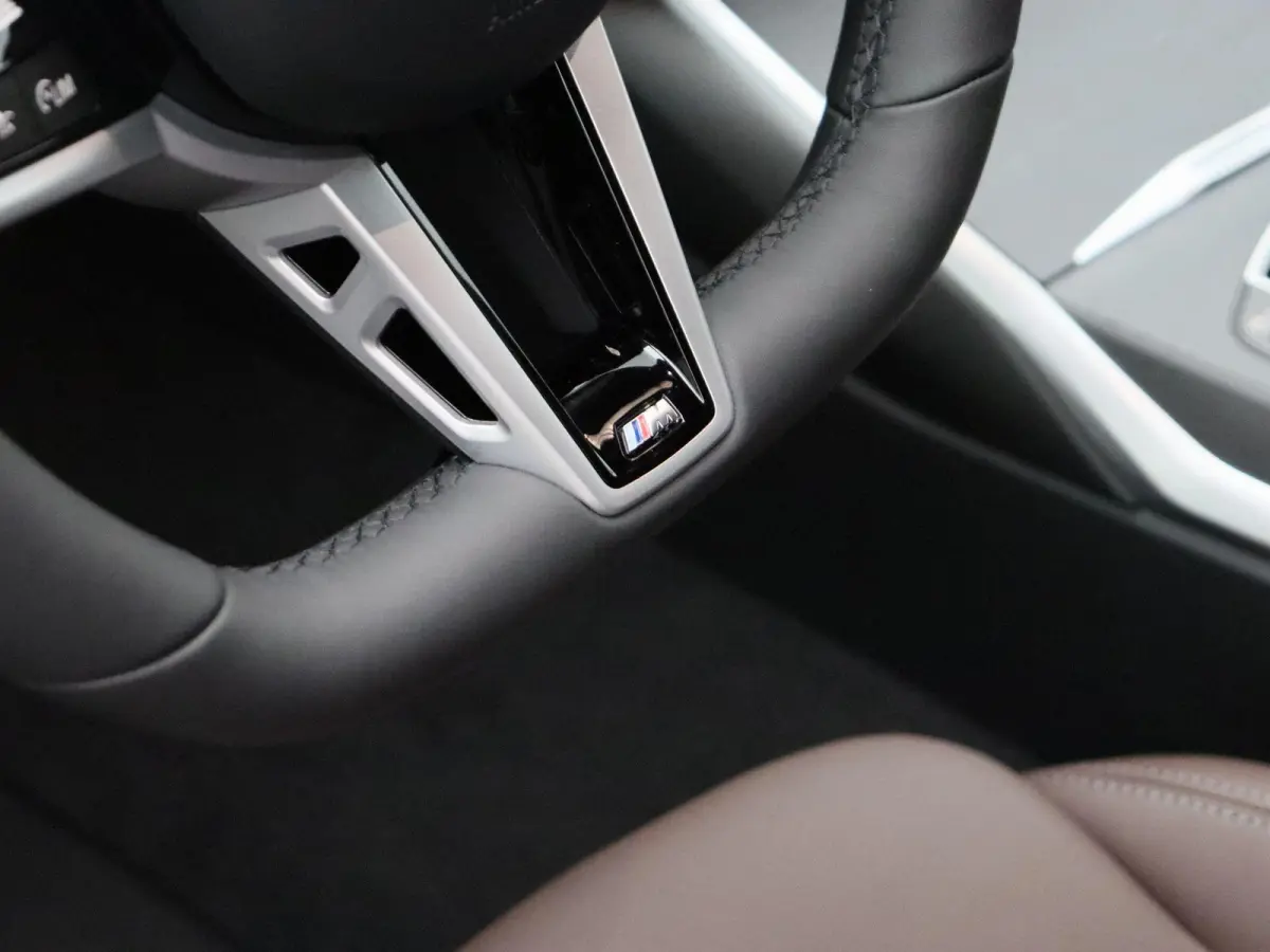 330e M Sport Edition | M Sportpakket Pro | 	Innovation Pack | Comfort Pack | SoH 100% | Stuurwielrand verwarmd | Trekhaak | Driving Assistant | Active Cruise Control | Harman Kardon | 19''