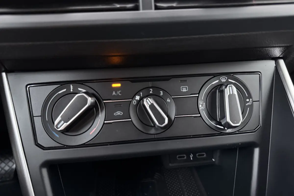 1.0 TSI 96 PK Aut. Business Carplay Navi Adapt.Cruise