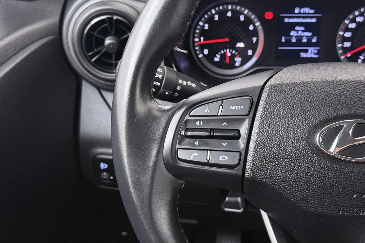 1.0 Business Carplay DAB Cruise LED