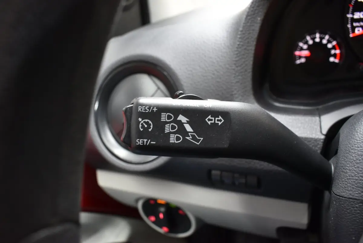 1.0 Style Intense 134dkm Airco Cruise Trekhaak 1e eig. Nwe APK