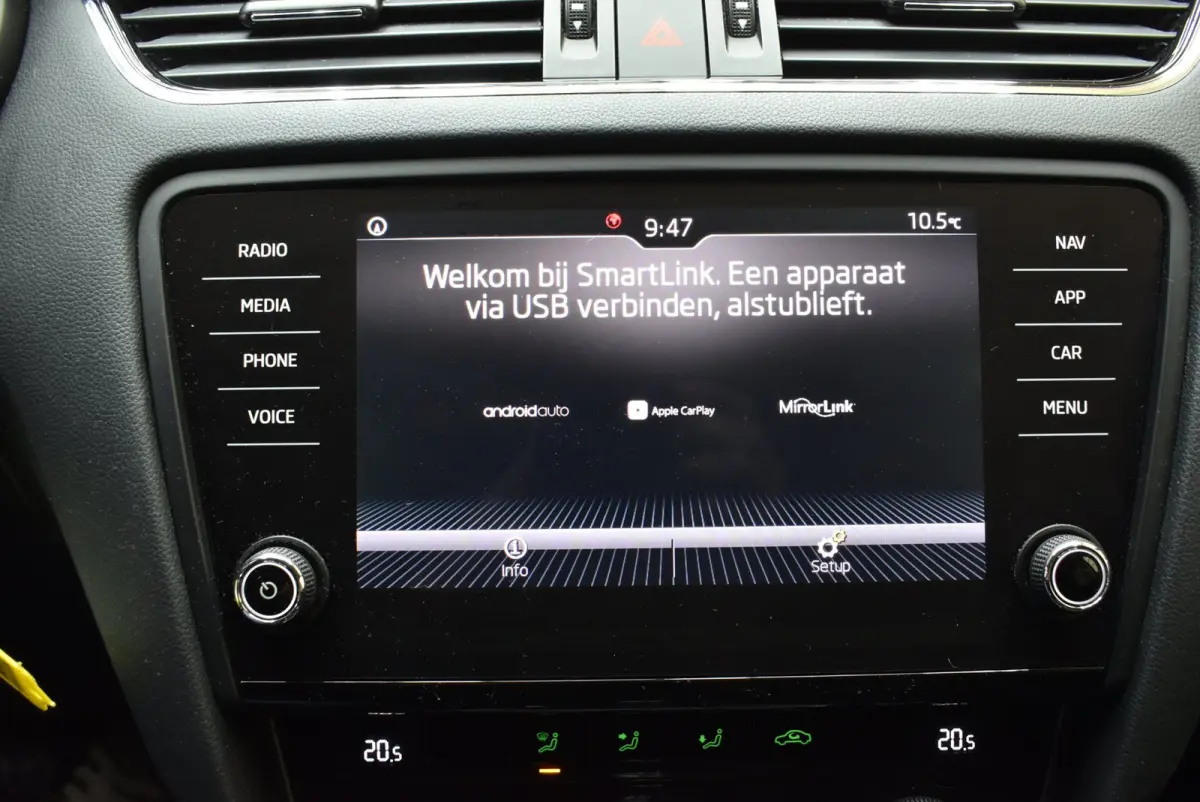 1.0 TSI Greentech Business Edition CarPlay Navi Cruise Clima LED PDC Nwe APK