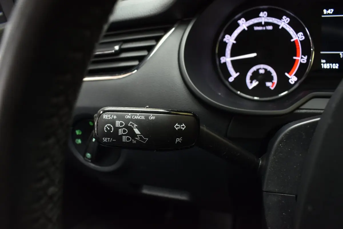 1.0 TSI Greentech Business Edition CarPlay Navi Cruise Clima LED PDC Nwe APK