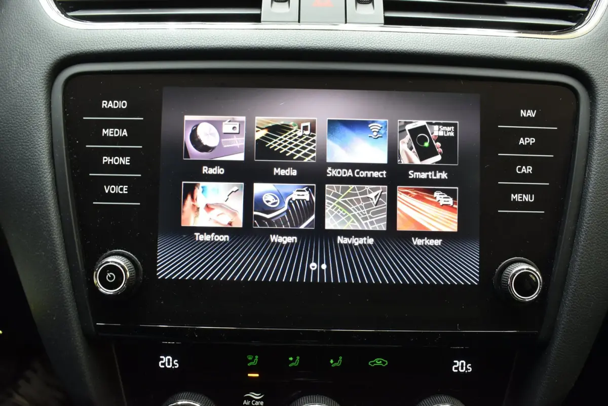 1.0 TSI Greentech Business Edition CarPlay Navi Cruise Clima LED PDC Nwe APK