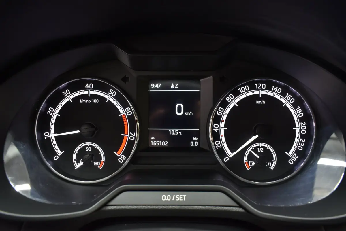 1.0 TSI Greentech Business Edition CarPlay Navi Cruise Clima LED PDC Nwe APK