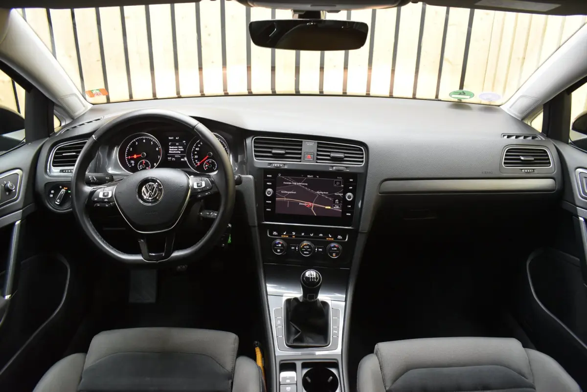 1.0 TSI Comfortline Business CarPlay Navi Clima Cruise 17" 2e eig. Nwe APK