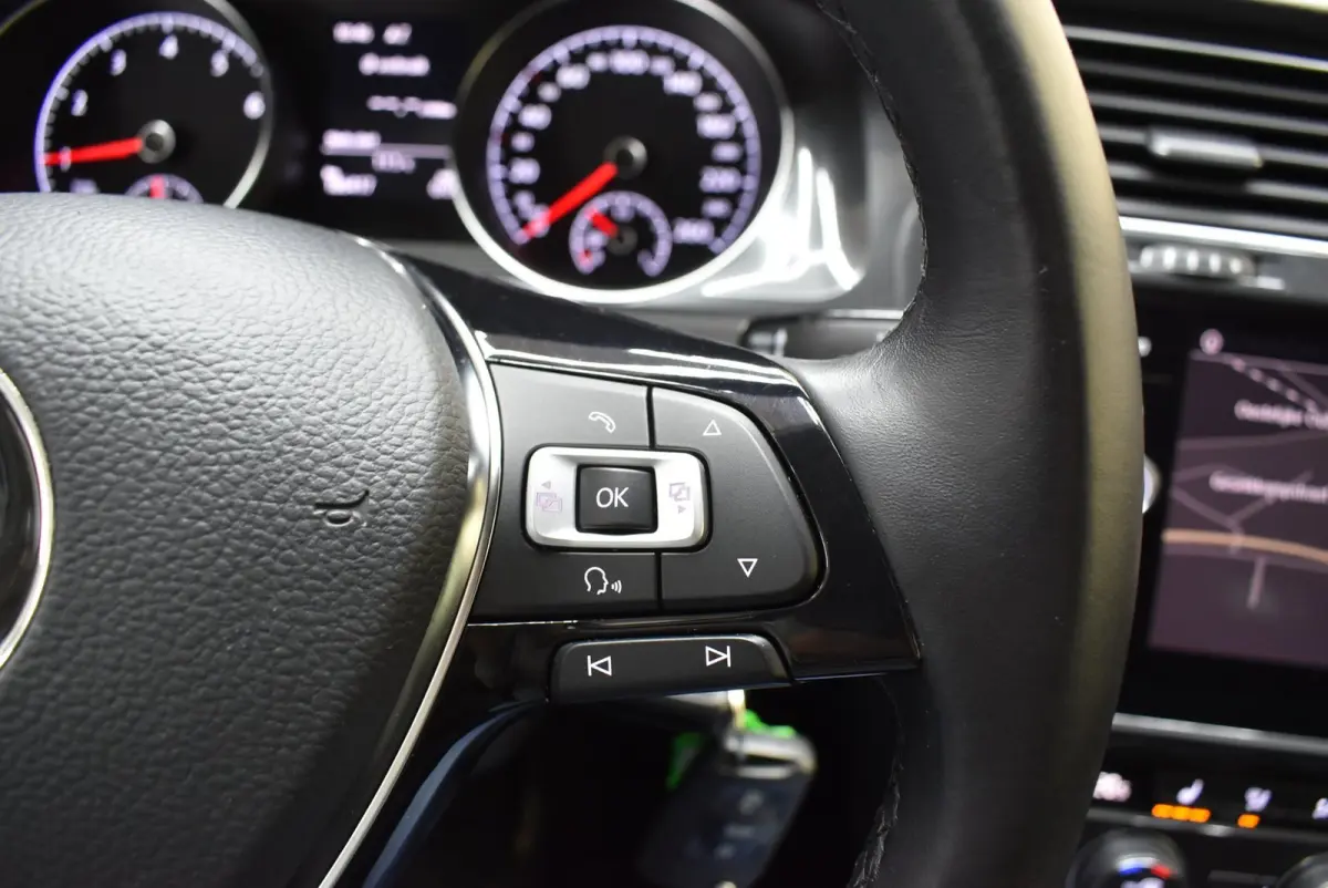 1.0 TSI Comfortline Business CarPlay Navi Clima Cruise 17" 2e eig. Nwe APK