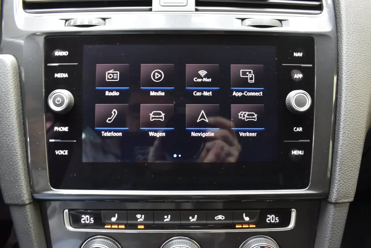 1.0 TSI Comfortline Business CarPlay Navi Clima Cruise 17" 2e eig. Nwe APK