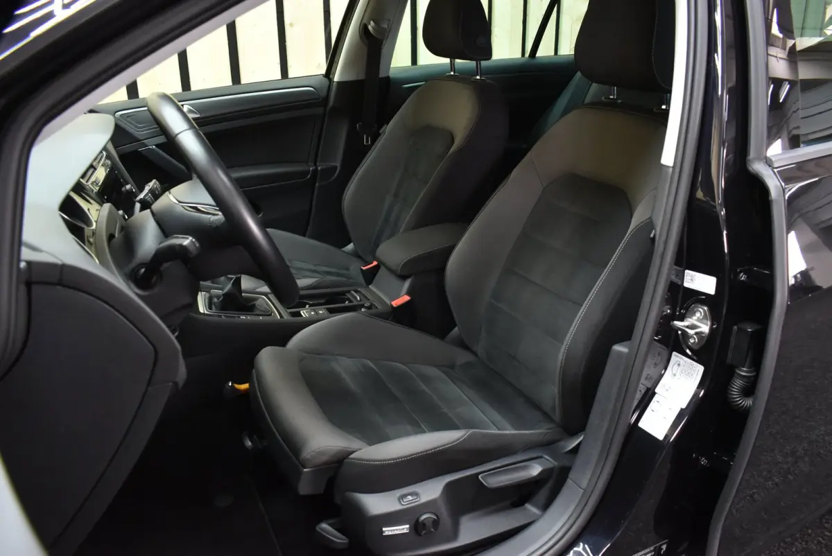1.0 TSI Comfortline Business CarPlay Navi Clima Cruise 17" 2e eig. Nwe APK