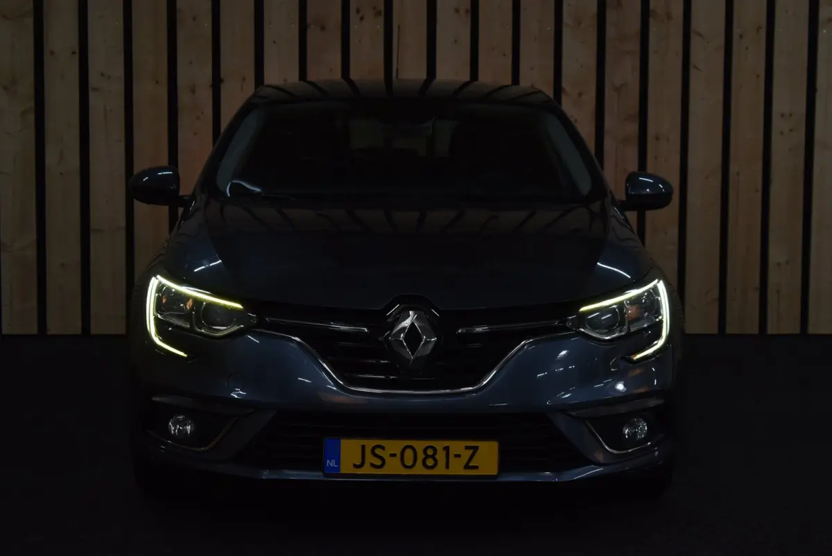 1.2 TCe Zen 137dkm Trekhaak Navi LED 17" Cruise Clima Nwe APK