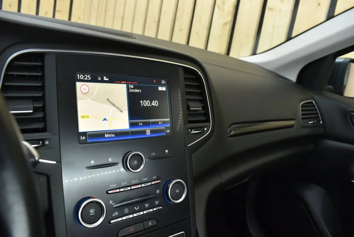 1.2 TCe Zen 137dkm Trekhaak Navi LED 17" Cruise Clima Nwe APK