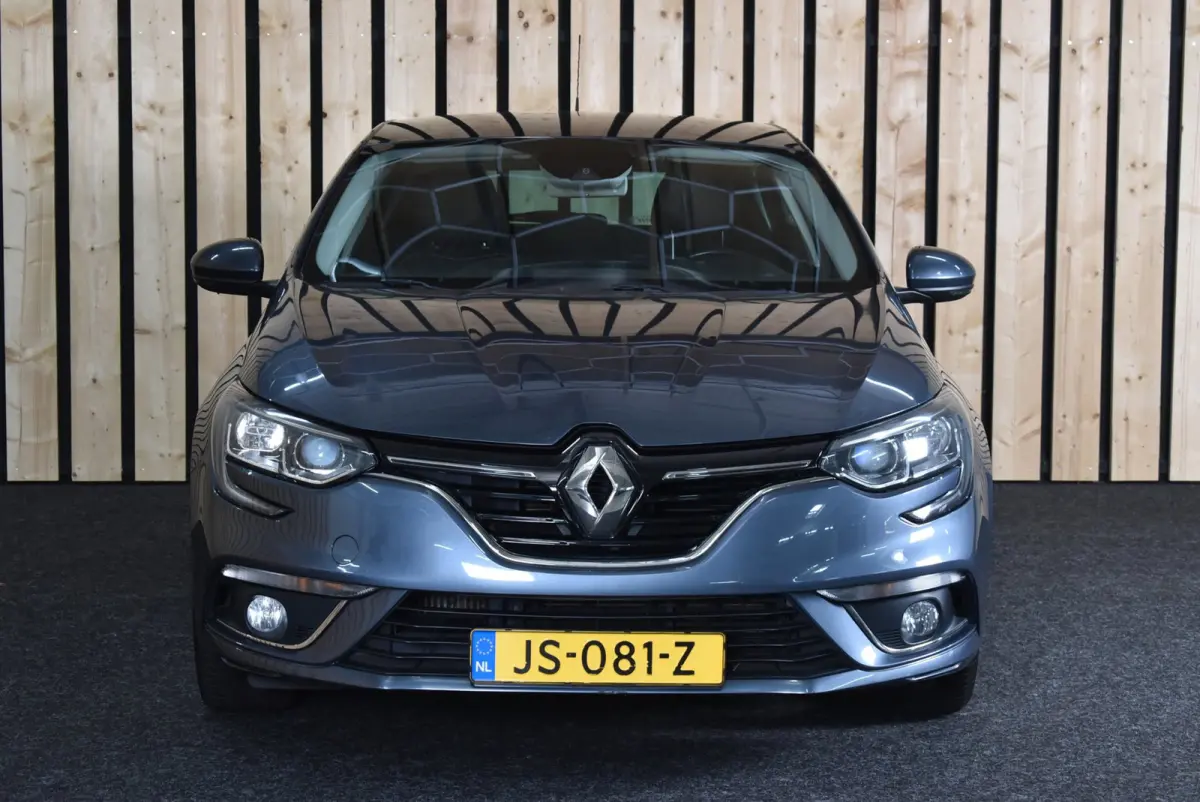 1.2 TCe Zen 137dkm Trekhaak Navi LED 17" Cruise Clima Nwe APK