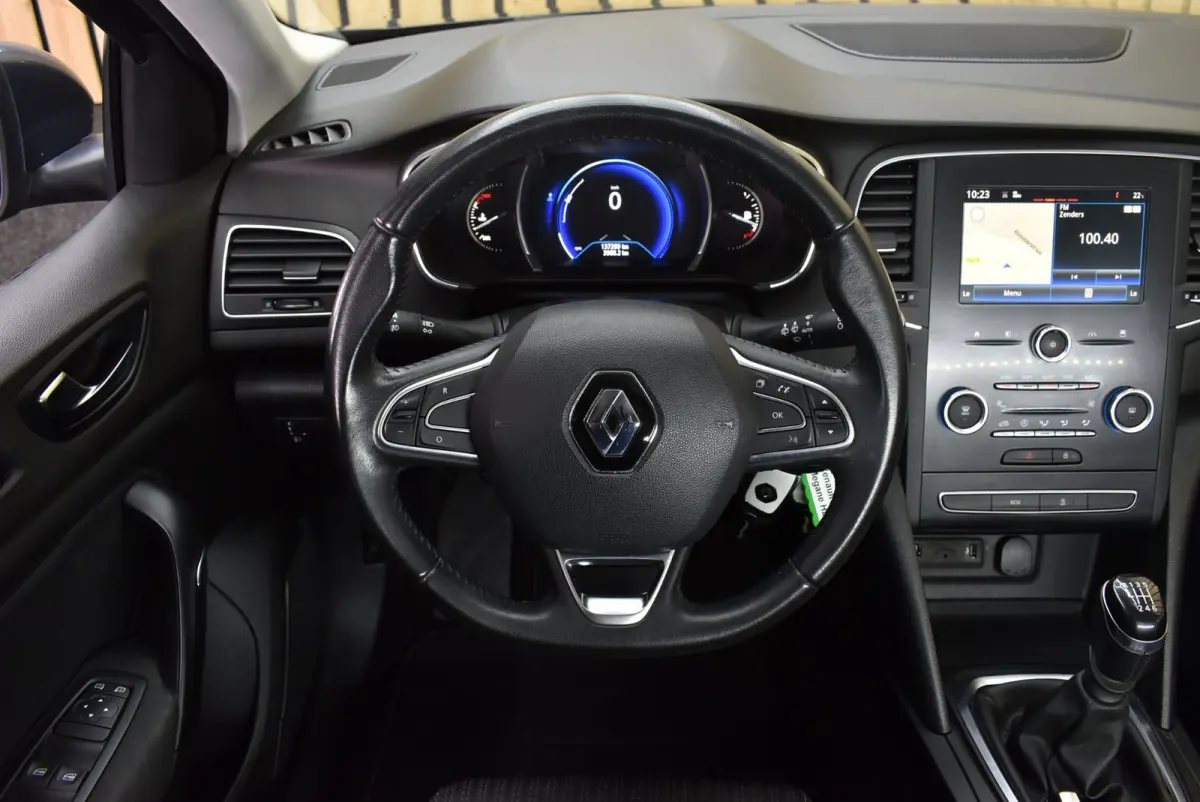1.2 TCe Zen 137dkm Trekhaak Navi LED 17" Cruise Clima Nwe APK