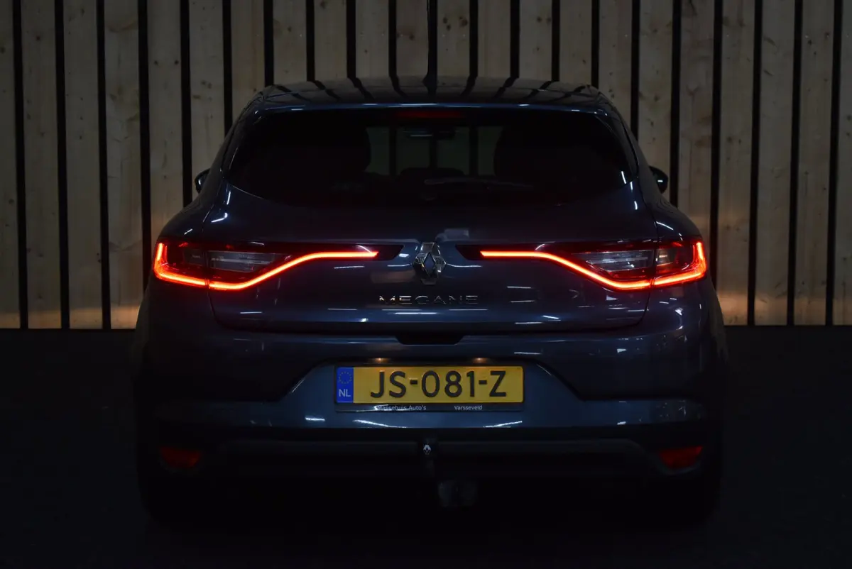 1.2 TCe Zen 137dkm Trekhaak Navi LED 17" Cruise Clima Nwe APK