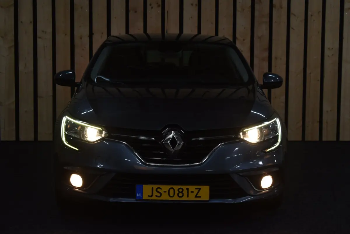 1.2 TCe Zen 137dkm Trekhaak Navi LED 17" Cruise Clima Nwe APK