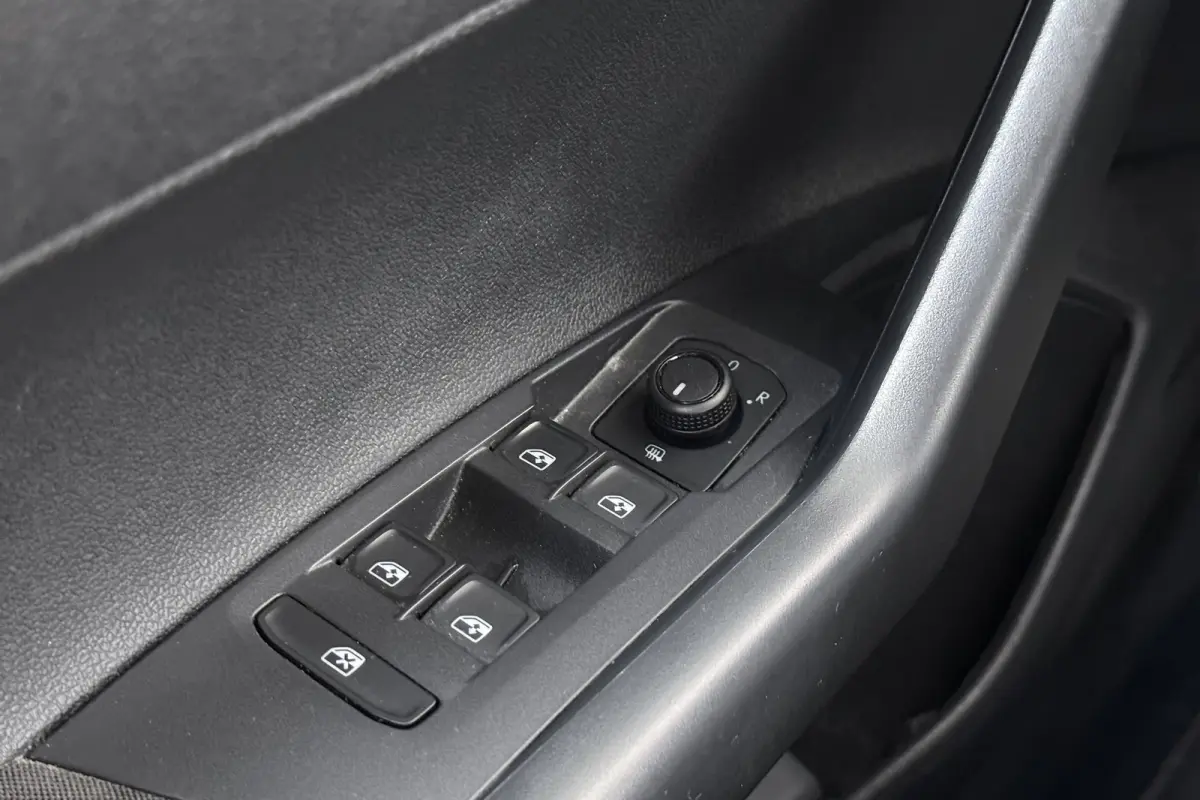1.0 Comfortline Navi Carplay Adapt.Cruise DAB LED
