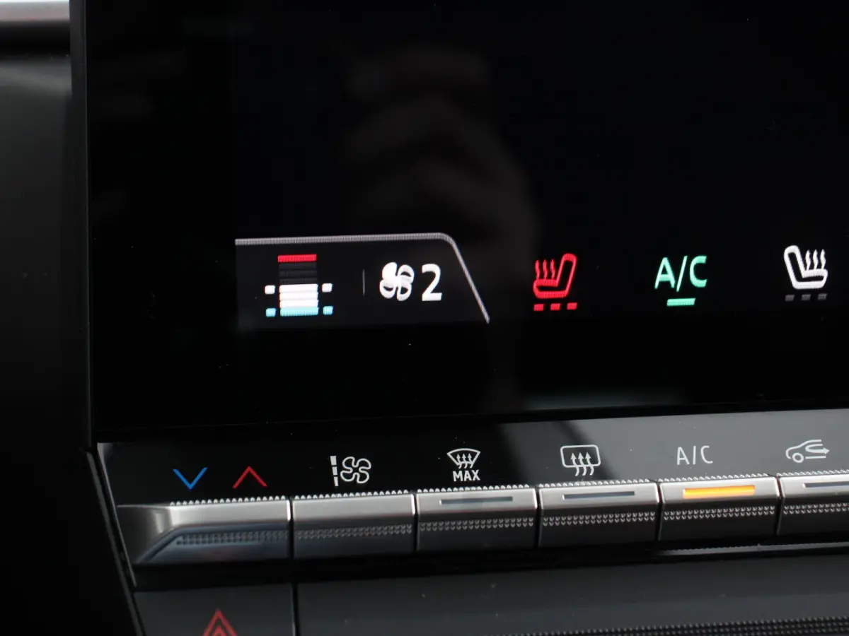 1.3 MHEV TCe Evolution 160pk Automaat Climate control Cruise control Camera Parkeersensoren achter Verwarmde voorstoelen LED Apple Carplay/ Android Auto
