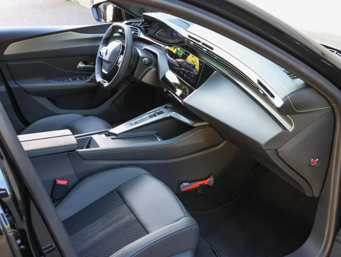 GT 58 kWh 156pk | ACCU 98% | Navigatie | AGR Stoel met Alcantara | Stoel- en stuurverwarming