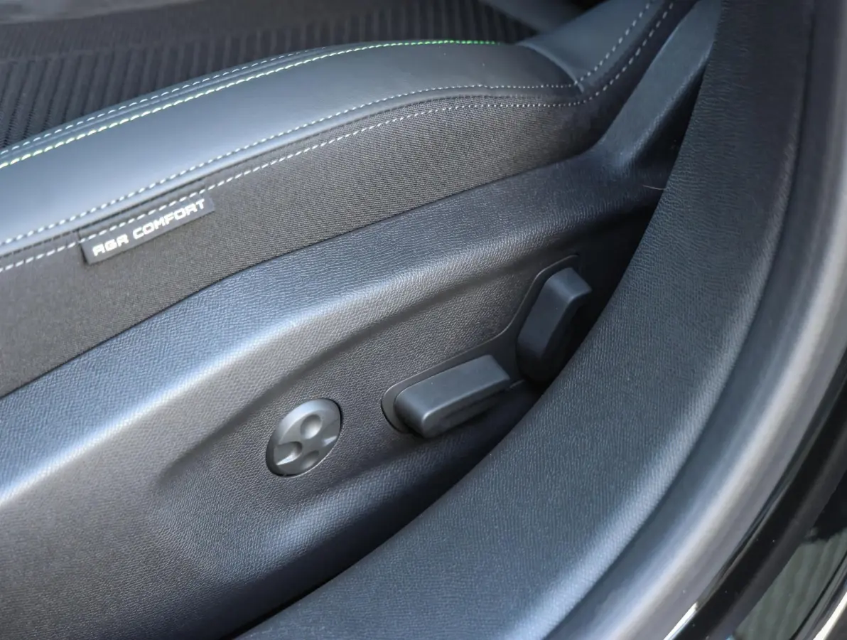GT 58 kWh 156pk | ACCU 98% | Navigatie | AGR Stoel met Alcantara | Stoel- en stuurverwarming