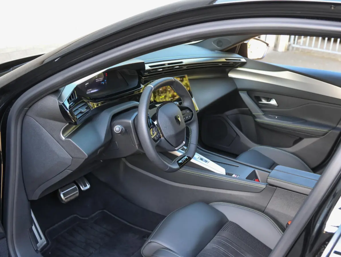 GT 58 kWh 156pk | ACCU 98% | Navigatie | AGR Stoel met Alcantara | Stoel- en stuurverwarming