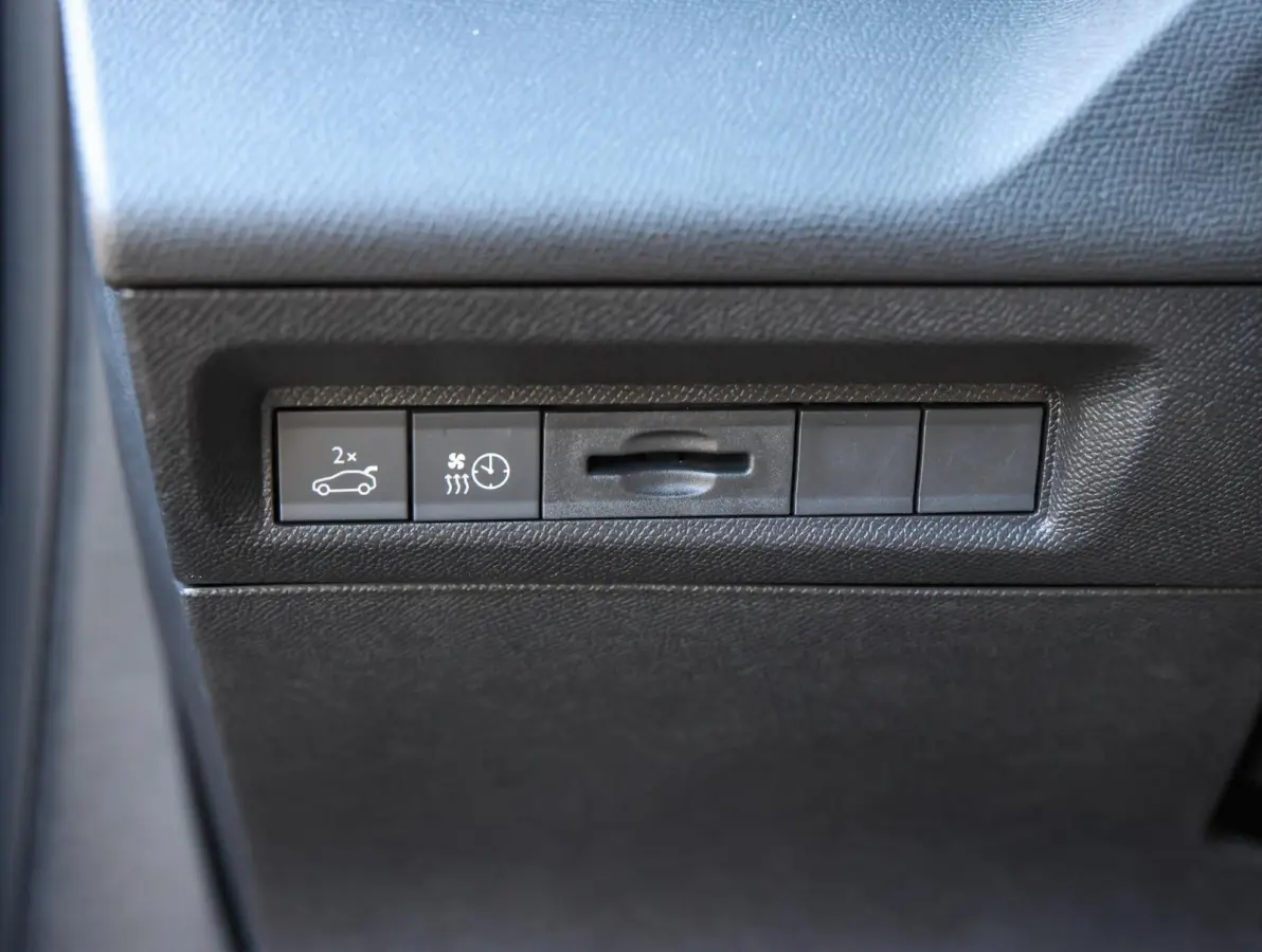 GT 58 kWh 156pk | ACCU 98% | Navigatie | AGR Stoel met Alcantara | Stoel- en stuurverwarming