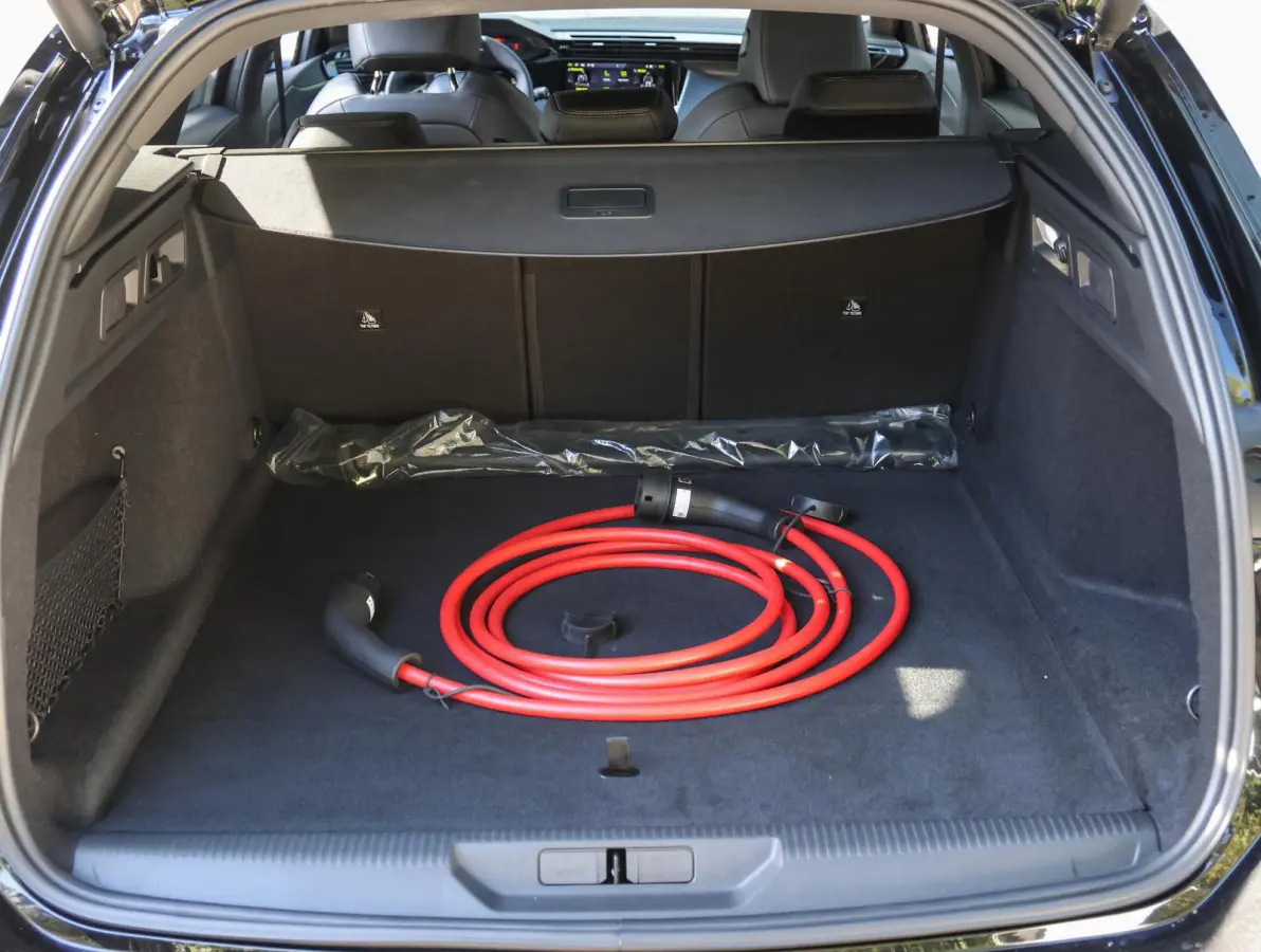 GT 58 kWh 156pk | ACCU 98% | Navigatie | AGR Stoel met Alcantara | Stoel- en stuurverwarming