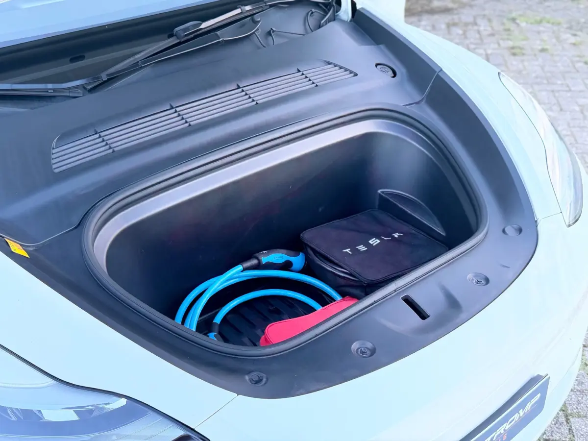 Long Range AWD 75 kWh - Pearl White - Panorama/Leder - SOH 91%