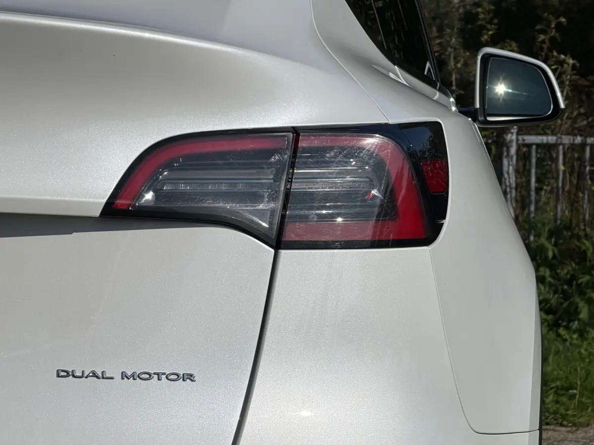 Long Range AWD 75 kWh - Pearl White - Panorama/Leder - SOH 91%
