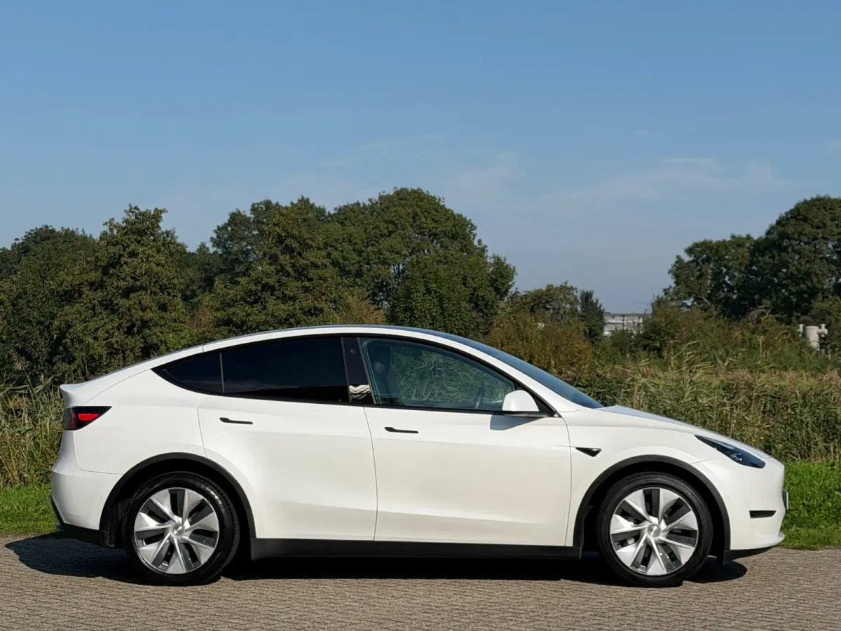 Long Range AWD 75 kWh - Pearl White - Panorama/Leder - SOH 91%