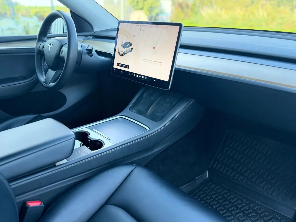 Long Range AWD 75 kWh - Pearl White - Panorama/Leder - SOH 91%