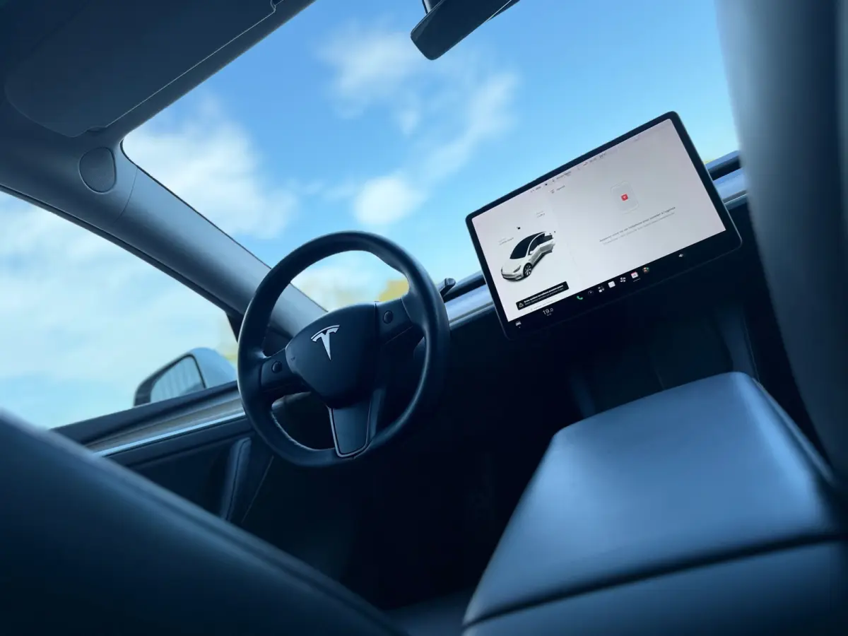 Long Range AWD 75 kWh - Pearl White - Panorama/Leder - SOH 91%