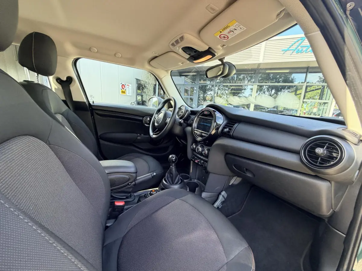 1.5 One | Airco | Navigatie | 5DRS | PDC | Dealer Onderhouden