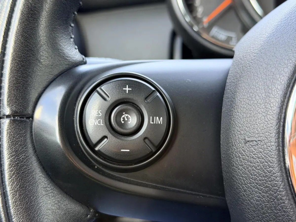 1.5 One | Airco | Navigatie | 5DRS | PDC | Dealer Onderhouden