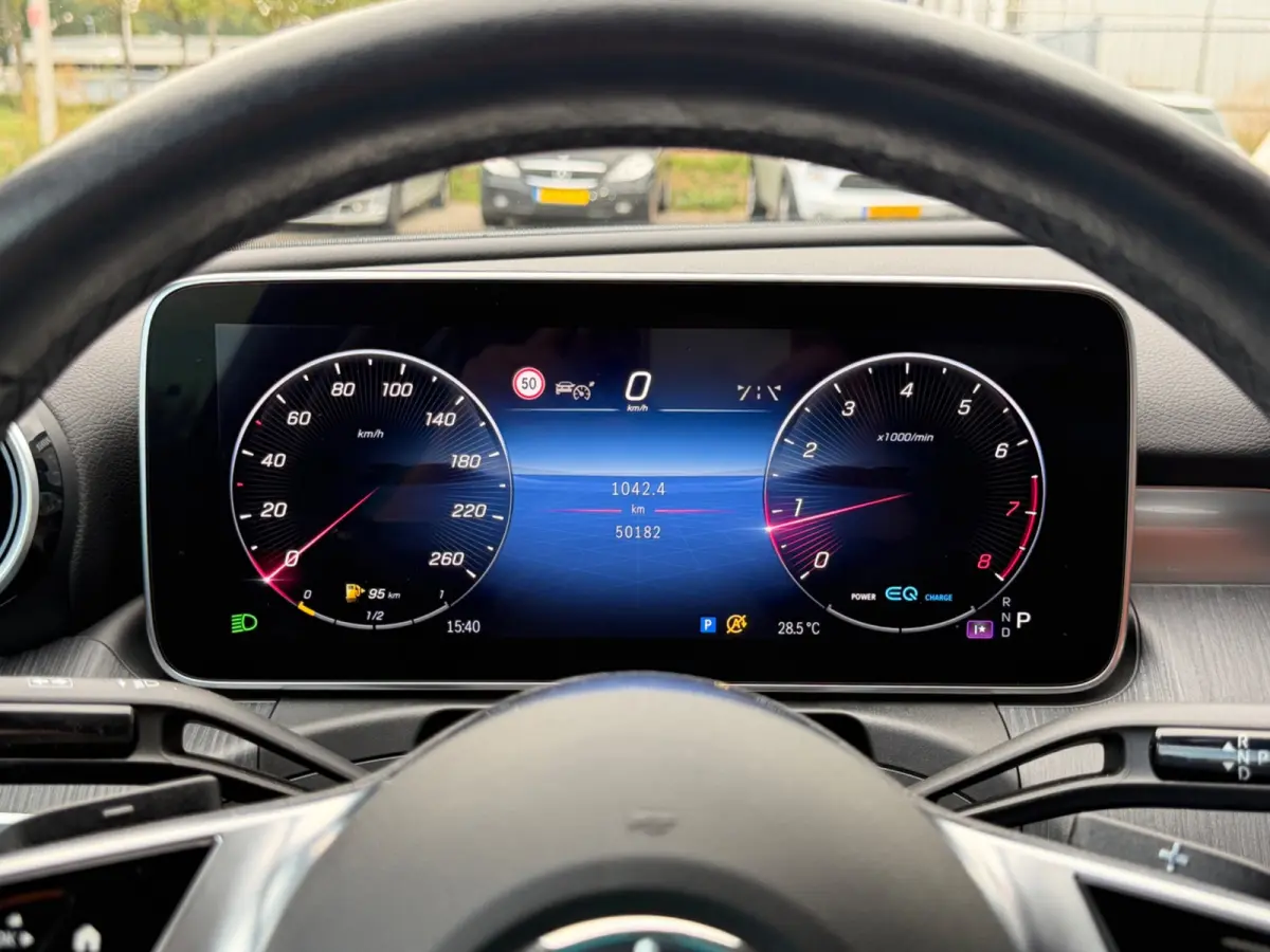 200 Luxury Line, 1e eigenaar, NAP, CarPlay, Leder, DISTRONIC, 18 inch