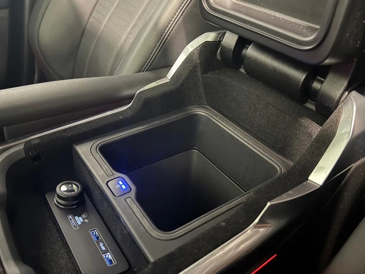 2.0 P400e Autobiography Dynamic | PANO | CARBON | MERIDIAN | ALCANTARA DAK