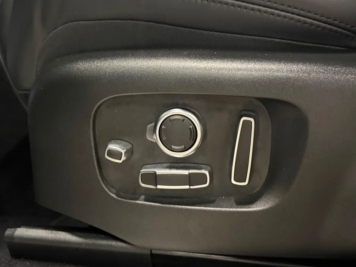 2.0 P400e Autobiography Dynamic | PANO | CARBON | MERIDIAN | ALCANTARA DAK