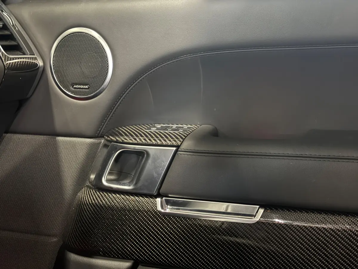 2.0 P400e Autobiography Dynamic | PANO | CARBON | MERIDIAN | ALCANTARA DAK