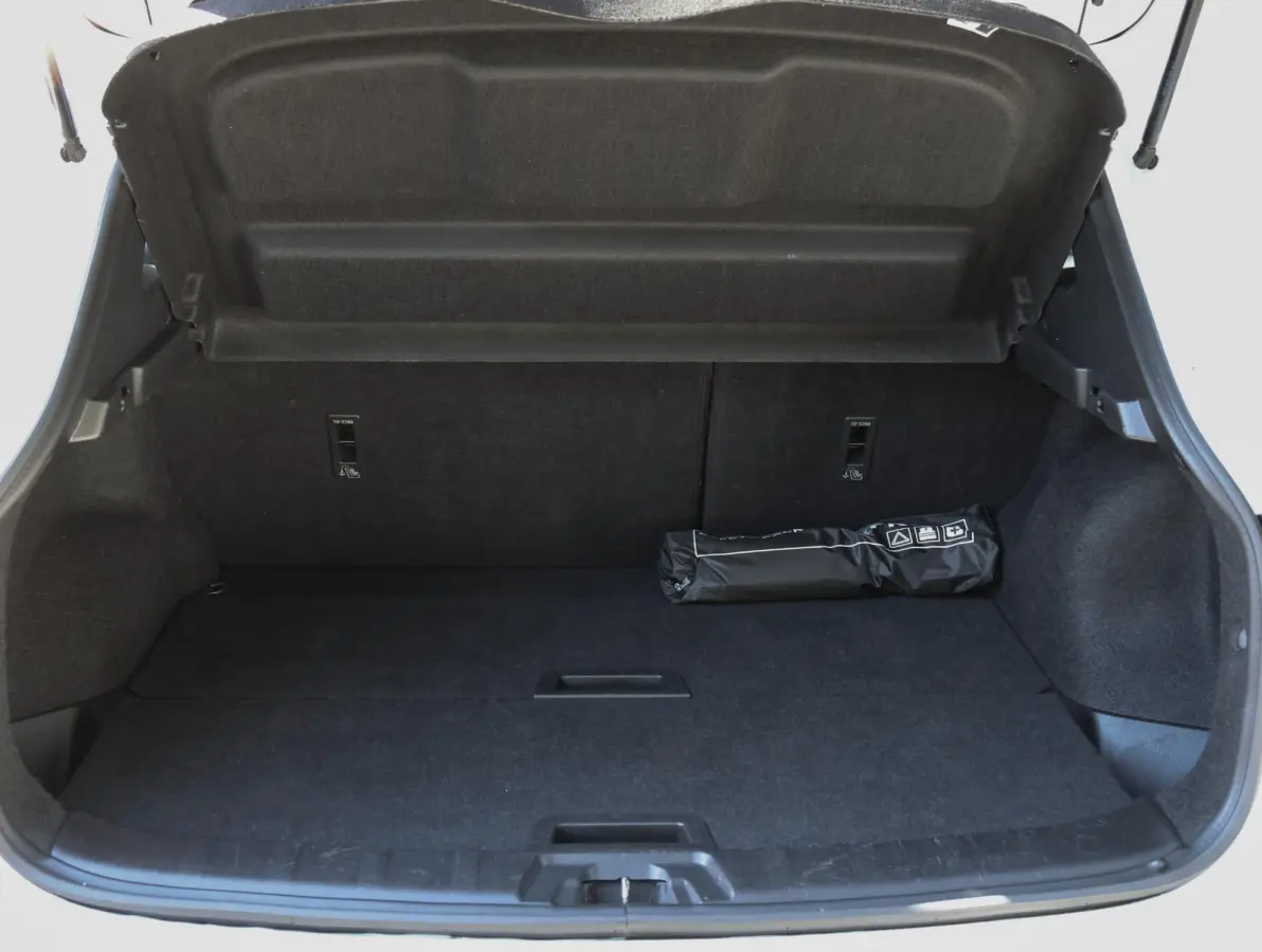1.2 Tekna + | Trekhaak | Panoramadak | Elektrisch verstelbare stoelen met lederen bekleding | Bose hifi | Navigatie
