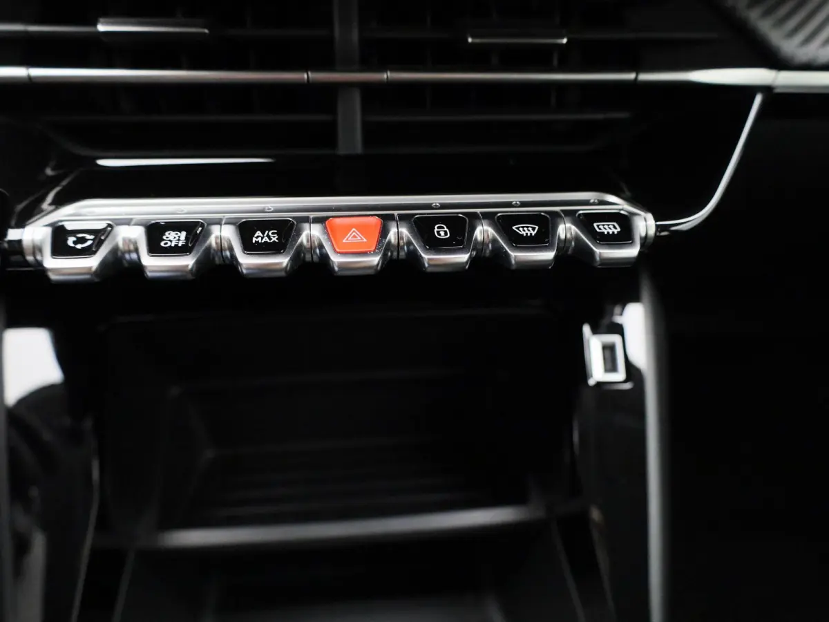 1.2 PureTech Active Pack