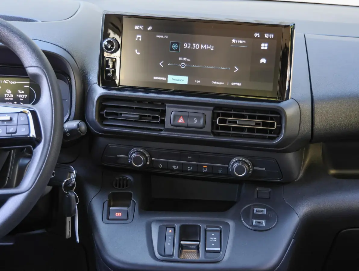 Feel L1 50 kWh 136pk | ACCU 98% | Apple Carplay / Android Auto | Parkeersensoren | Airco | Cruise Control
