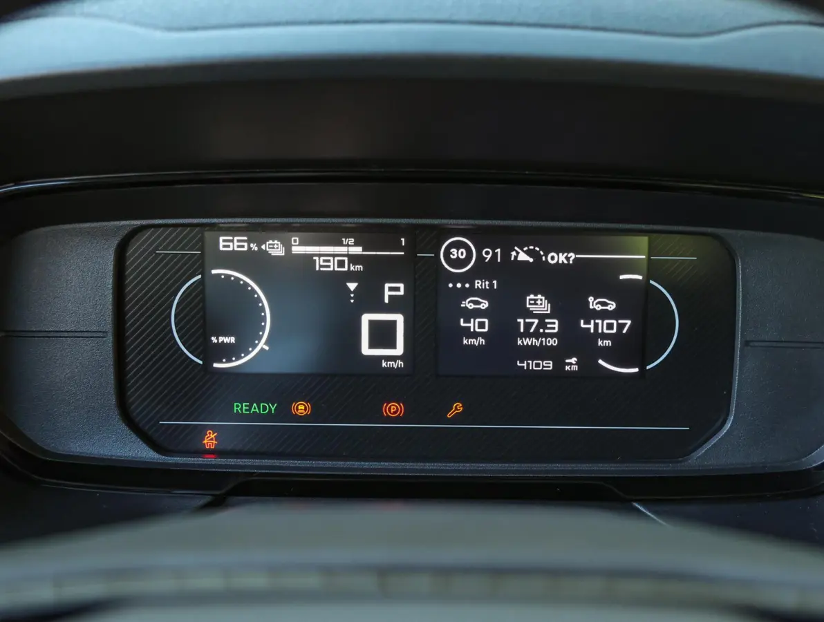 Feel L1 50 kWh 136pk | ACCU 98% | Apple Carplay / Android Auto | Parkeersensoren | Airco | Cruise Control