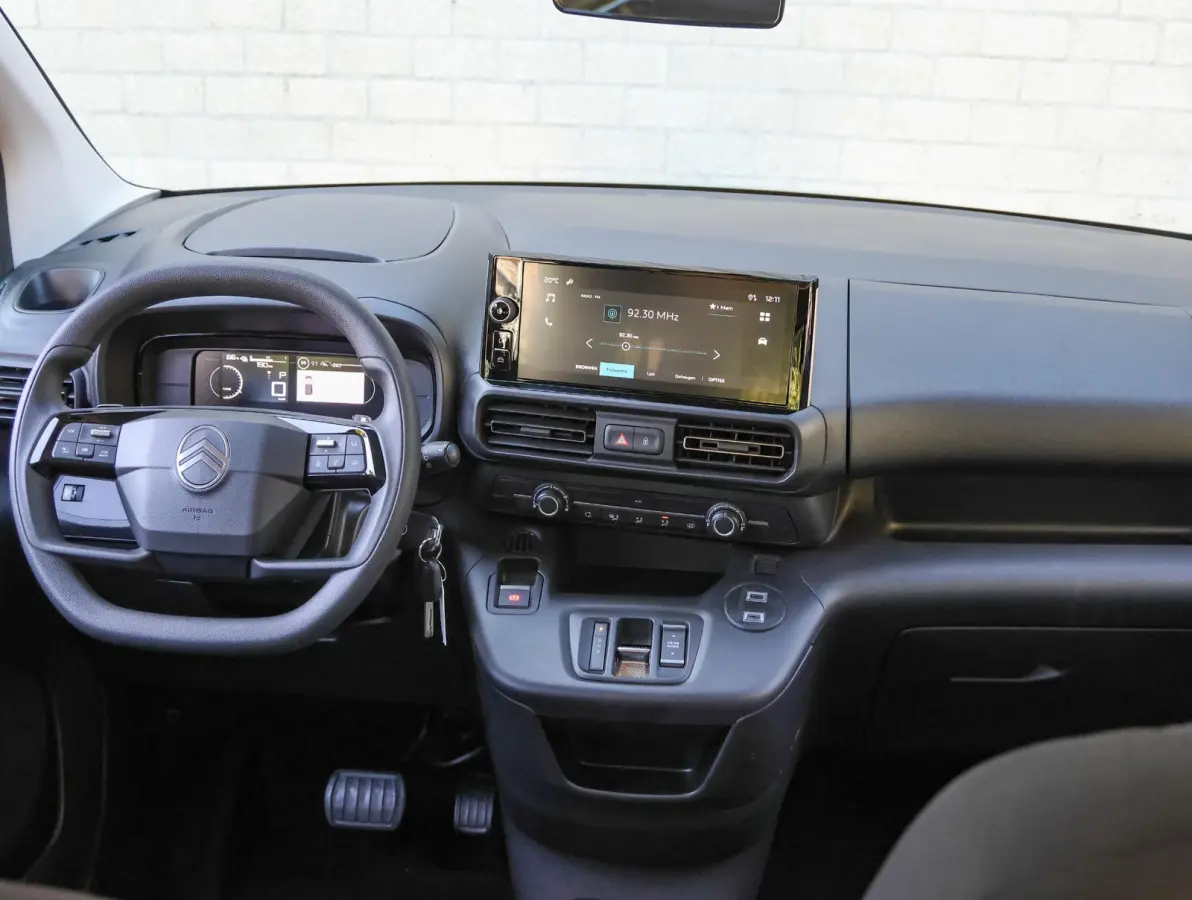 Feel L1 50 kWh 136pk | ACCU 98% | Apple Carplay / Android Auto | Parkeersensoren | Airco | Cruise Control