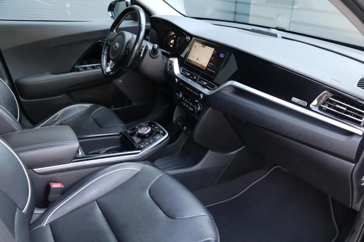 ExecutiveLine 64 kWh Leder Trekhaak Warmtepomp AdaptivCruise JBL Audio Blindspot Camera MemoryZetels Stoel koeling 78000KM BJ2020